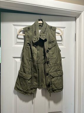 Abercrombie & Fitch Olive Green Military-Inspired Vest